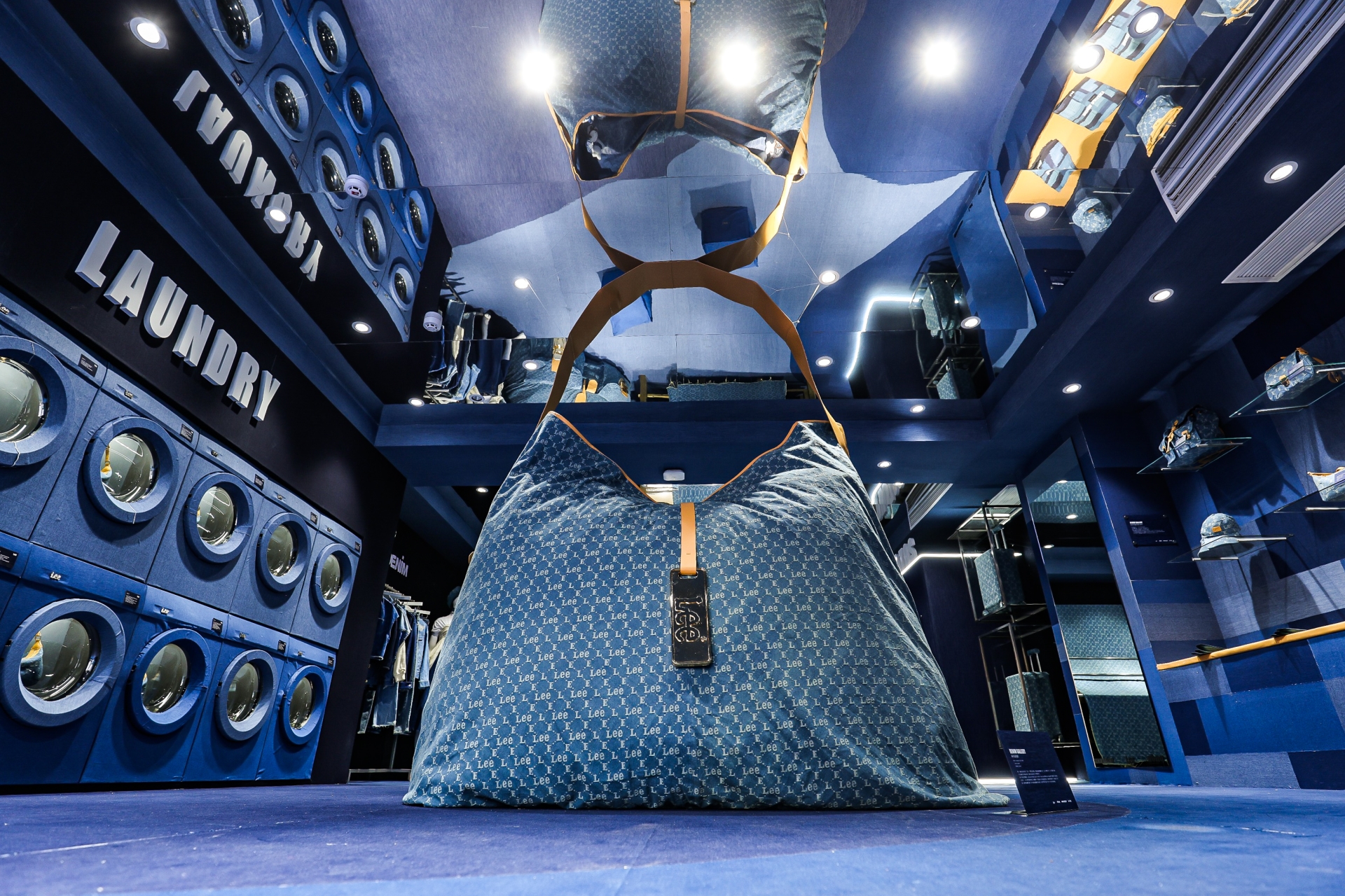 丹宁乌托邦-2.JPG 丹宁乌托邦-2.JPG